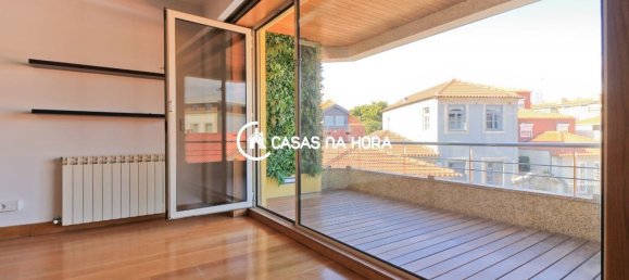 3 bedrooms Apartment in Porto, Portugal No. 216566 4