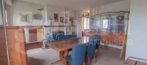 4-salle Villa à Bastia Umbra, Italy No. 61237 11