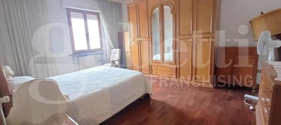 4-salle Villa à Bastia Umbra, Italy No. 61237 8