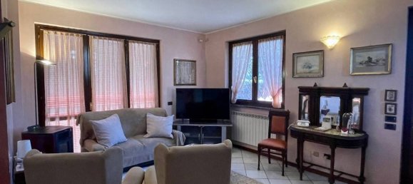 3 Schlafzimmer Villa in Villasanta, Italy, Nr. 168745 10
