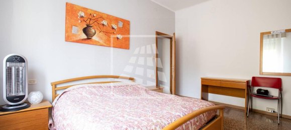 3-salle Appartement à Reggio Emilia, Italy No. 41041 19