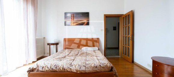 3-salle Appartement à Reggio Emilia, Italy No. 41041 34