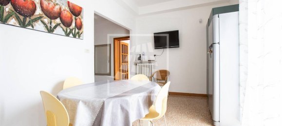 3-salle Appartement à Reggio Emilia, Italy No. 41041 5