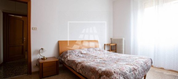 3-salle Appartement à Reggio Emilia, Italy No. 41041 25