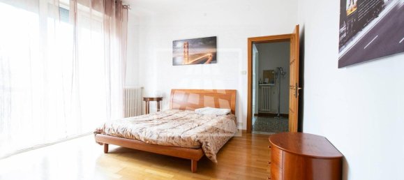 3-salle Appartement à Reggio Emilia, Italy No. 41041 13