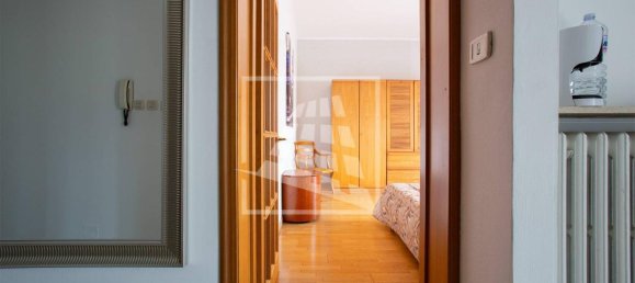 3-salle Appartement à Reggio Emilia, Italy No. 41041 10