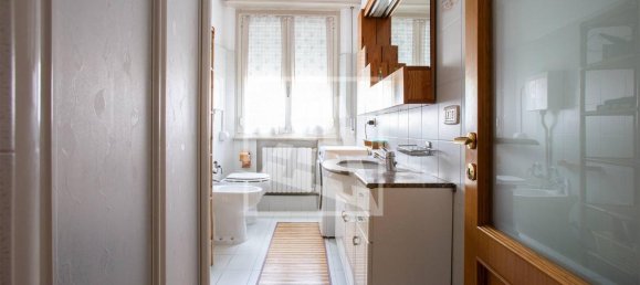 3-salle Appartement à Reggio Emilia, Italy No. 41041 21