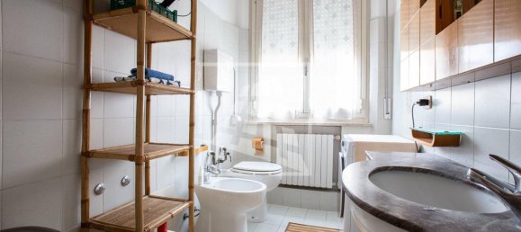 3-salle Appartement à Reggio Emilia, Italy No. 41041 22