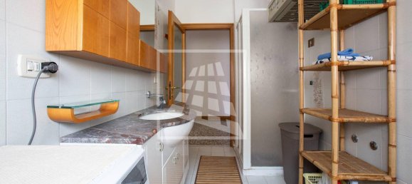 3-salle Appartement à Reggio Emilia, Italy No. 41041 23