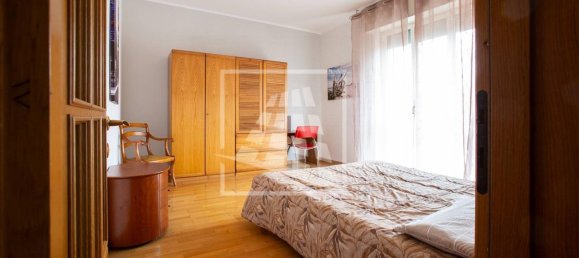 3-salle Appartement à Reggio Emilia, Italy No. 41041 11
