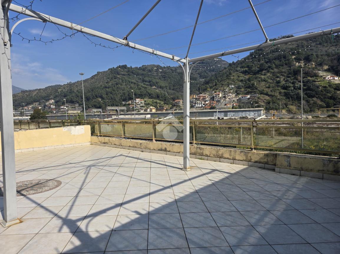 Apartamento de 2 habitaciónes en Ventimiglia, Italy No. 15320