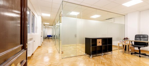 Oficina de 4 dormitorios en Madrid, Spain No. 112195 14