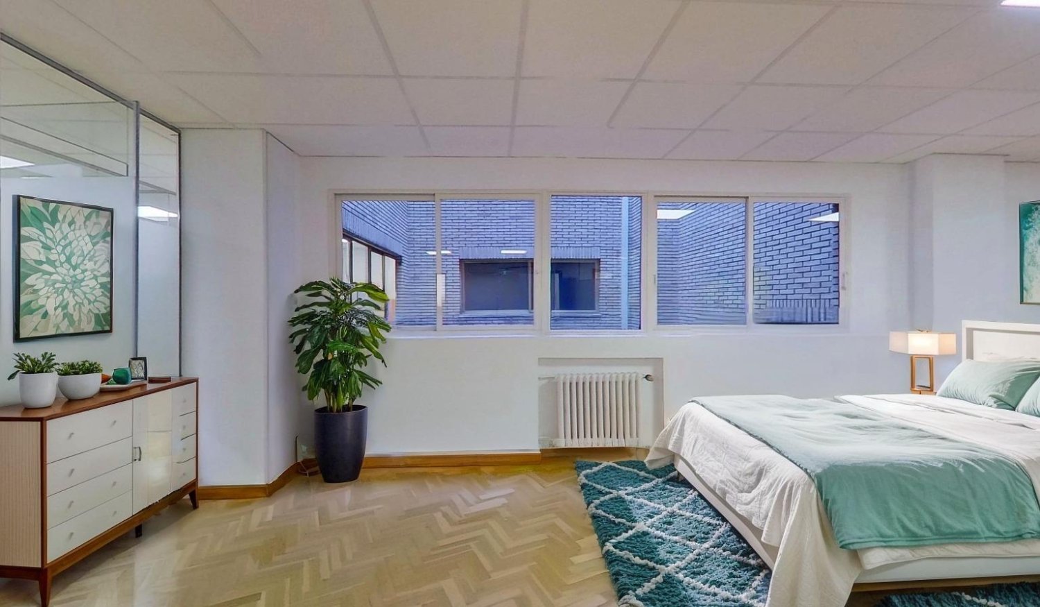 Oficina de 4 dormitorios en Madrid, Spain No. 112195