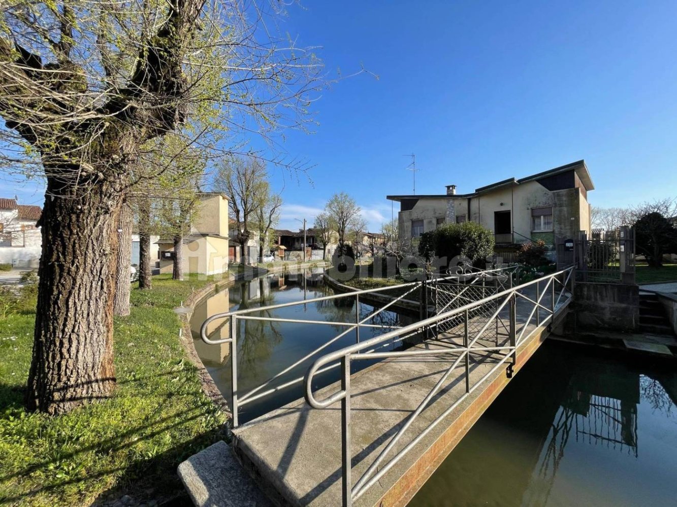 3 غرف نوم فيلا في Rosasco, Italy رقم 140513