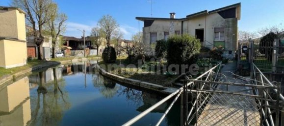 3 غرف نوم فيلا في Rosasco, Italy رقم 140513 31