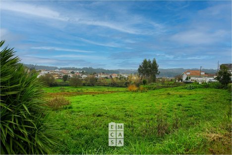 Terrain à Santa Maria da Feira, Portugal 1490m² No. 86341