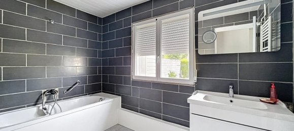 Villa de 3 dormitorios en Loon-Plage, France No. 363159 4