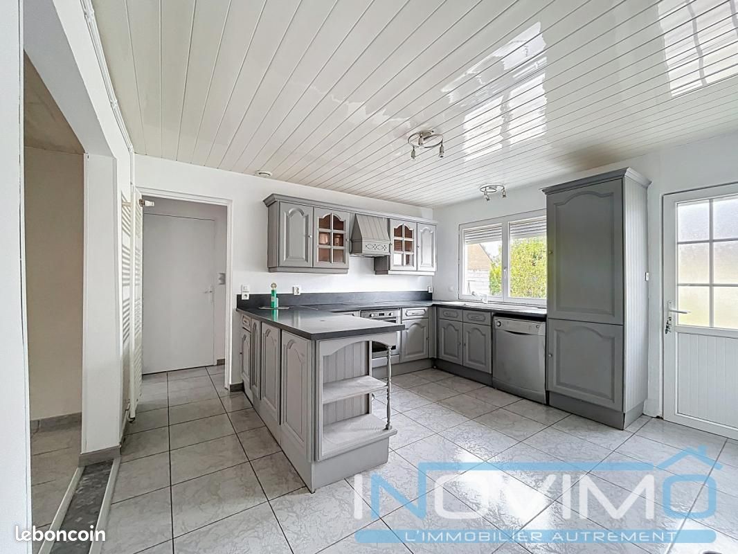 Villa de 3 dormitorios en Loon-Plage, France No. 363159