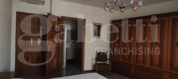 Квартира с 4 комнатами в Ористано, Италия № 35412 12