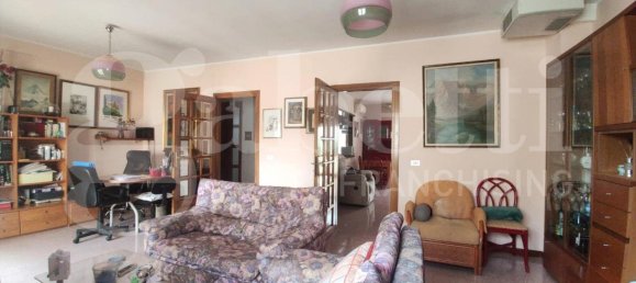 Квартира с 4 комнатами в Ористано, Италия № 35412 5