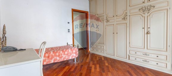 9-salle Appartement à Bari, Italy No. 43311 8