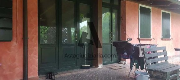 Дом с 5 комнатами в Бомпорто, Италия № 98097 6