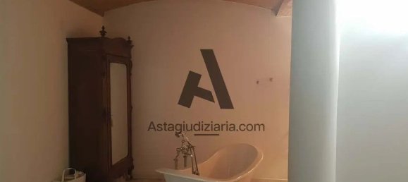 Дом с 5 комнатами в Бомпорто, Италия № 98097 10