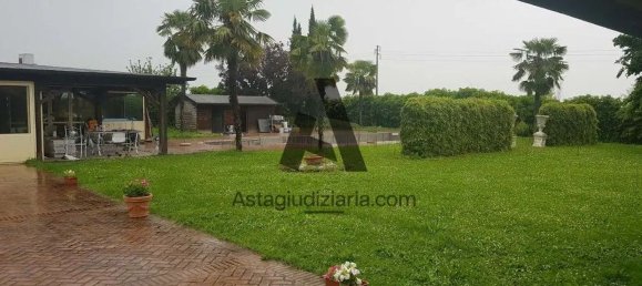 Дом с 5 комнатами в Бомпорто, Италия № 98097 4