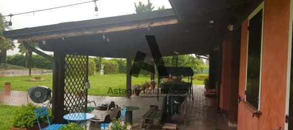 Дом с 5 комнатами в Бомпорто, Италия № 98097 5