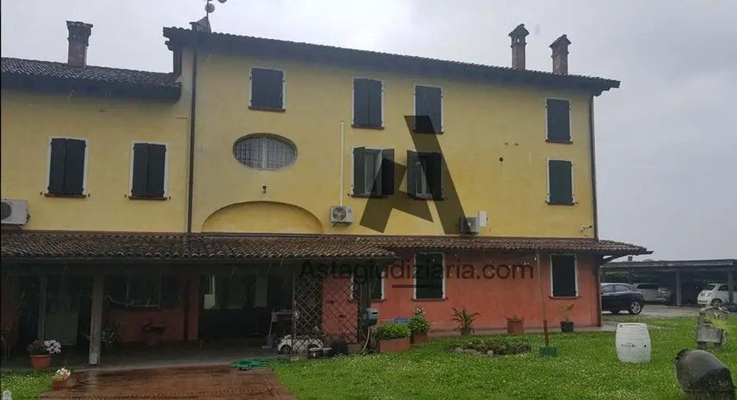 Дом с 5 комнатами в Бомпорто, Италия № 98097