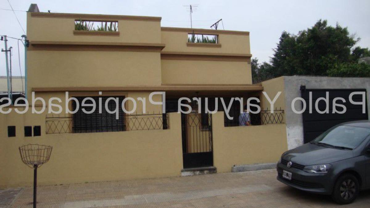 3 bedrooms House in Moron, Argentina No. 58663