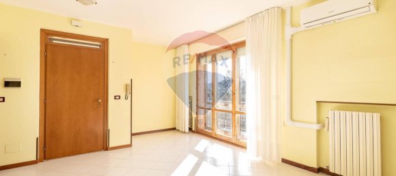 6 rooms Apartment in Castelplanio, Italy No. 11591 2