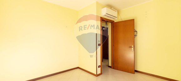 6 rooms Apartment in Castelplanio, Italy No. 11591 8