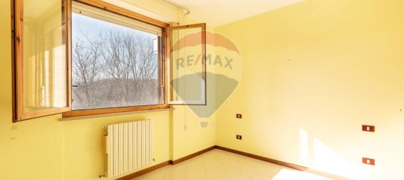 6 rooms Apartment in Castelplanio, Italy No. 11591 7