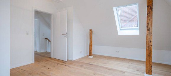 Таунхаус с 5 комнатами в Вильгельмсхафен, Германия № 240112 3