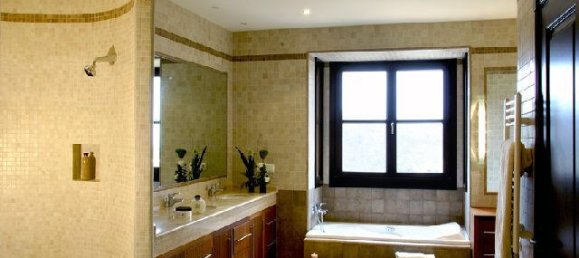 5 bedrooms Villa in Malaga, Spain No. 28892 7