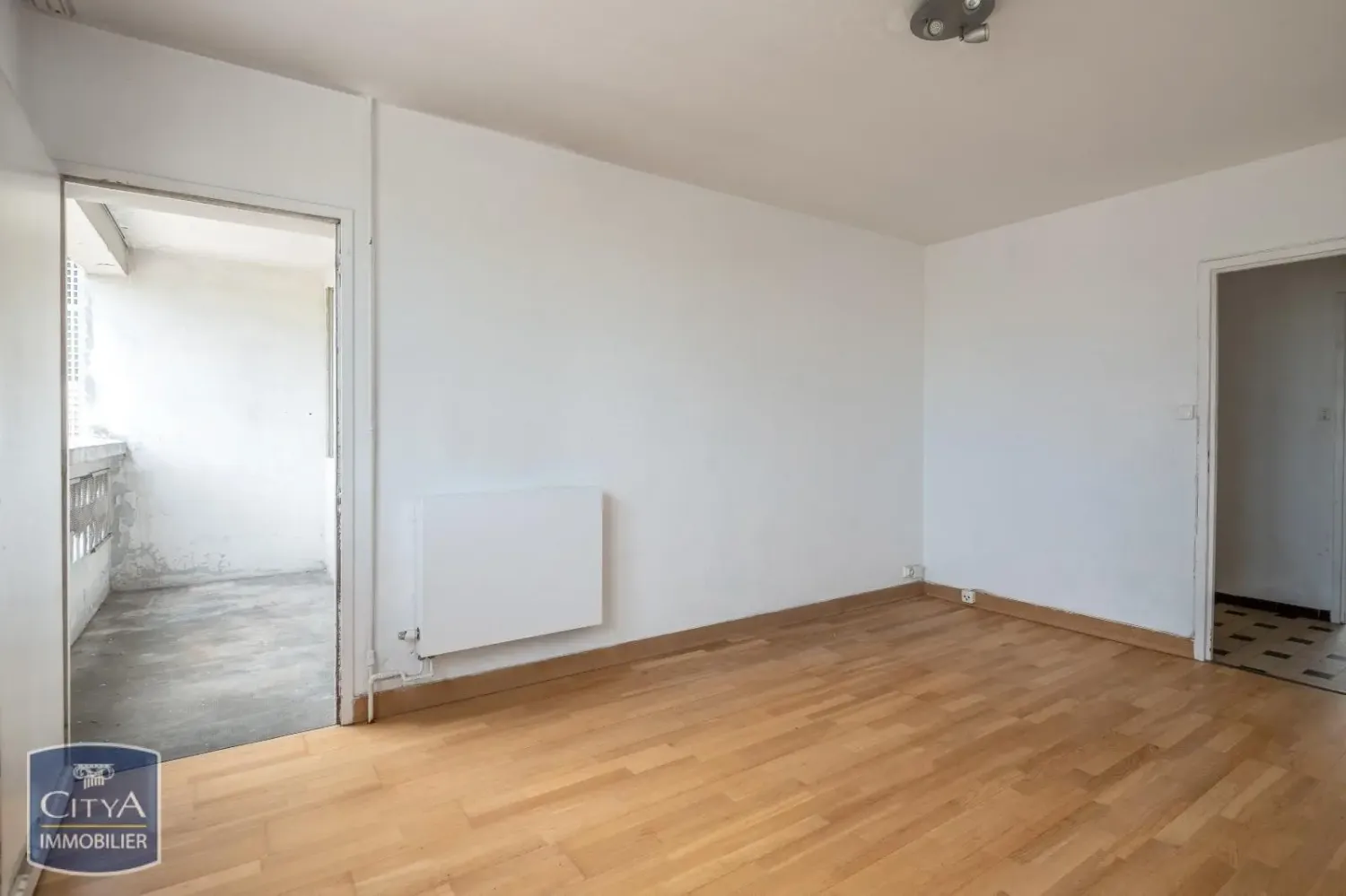 3 rooms Apartment in Villeurbanne, France No. 279912