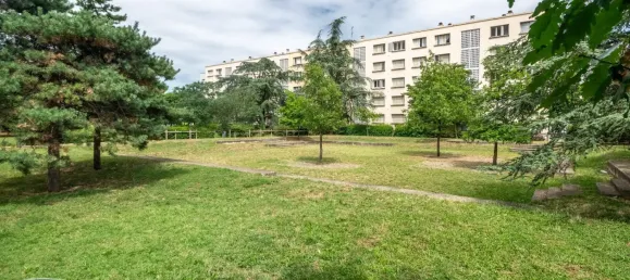 3 rooms Apartment in Villeurbanne, France No. 279912 11