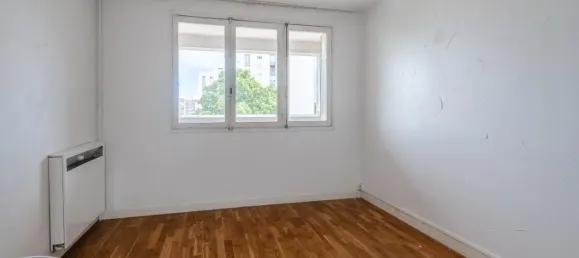 3 rooms Apartment in Villeurbanne, France No. 279912 4