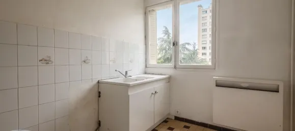 3 rooms Apartment in Villeurbanne, France No. 279912 8