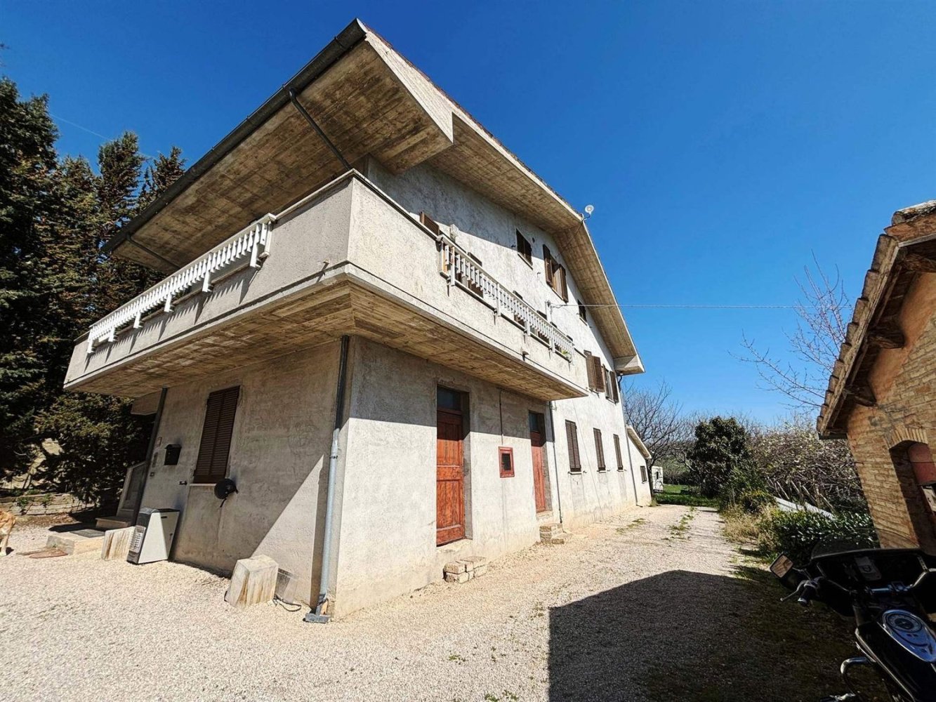 Casa de 4 habitaciónes en San Severino Marche, Italy No. 164324