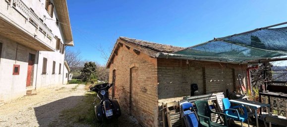 Casa de 4 habitaciónes en San Severino Marche, Italy No. 164324 24