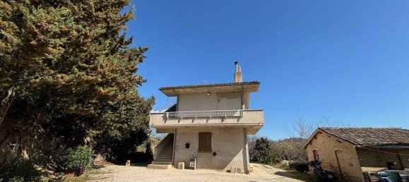 Casa de 4 habitaciónes en San Severino Marche, Italy No. 164324 26