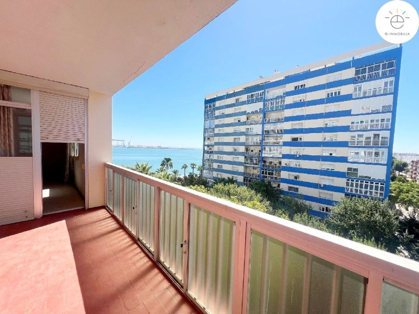 5 bedrooms Apartment in Cadiz, Spain No. 209304