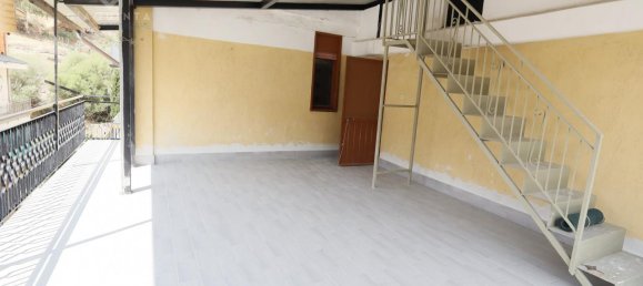 Casa de 4 habitaciónes en Palagonia, Italy No. 237503 21