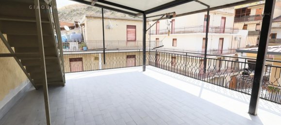 Casa de 4 habitaciónes en Palagonia, Italy No. 237503 18