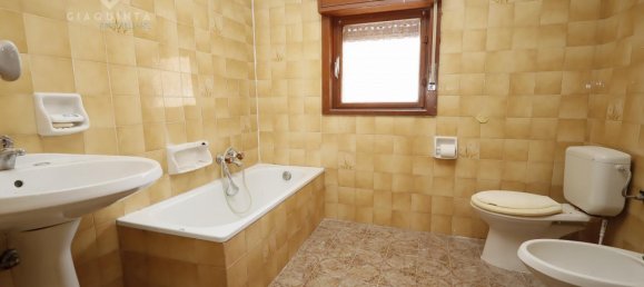 Casa de 4 habitaciónes en Palagonia, Italy No. 237503 17