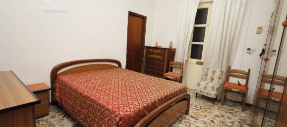 Casa de 4 habitaciónes en Palagonia, Italy No. 237503 4