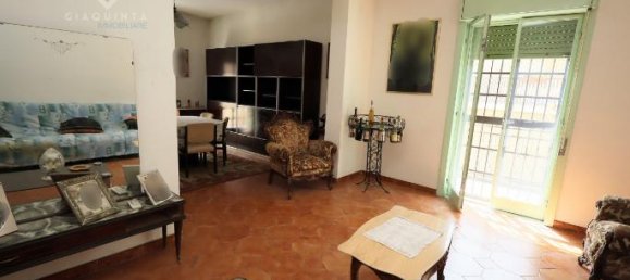 Casa de 4 habitaciónes en Palagonia, Italy No. 237503 15