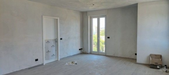 Apartamento de 4 dormitorios en Asti, Italy No. 317456 8